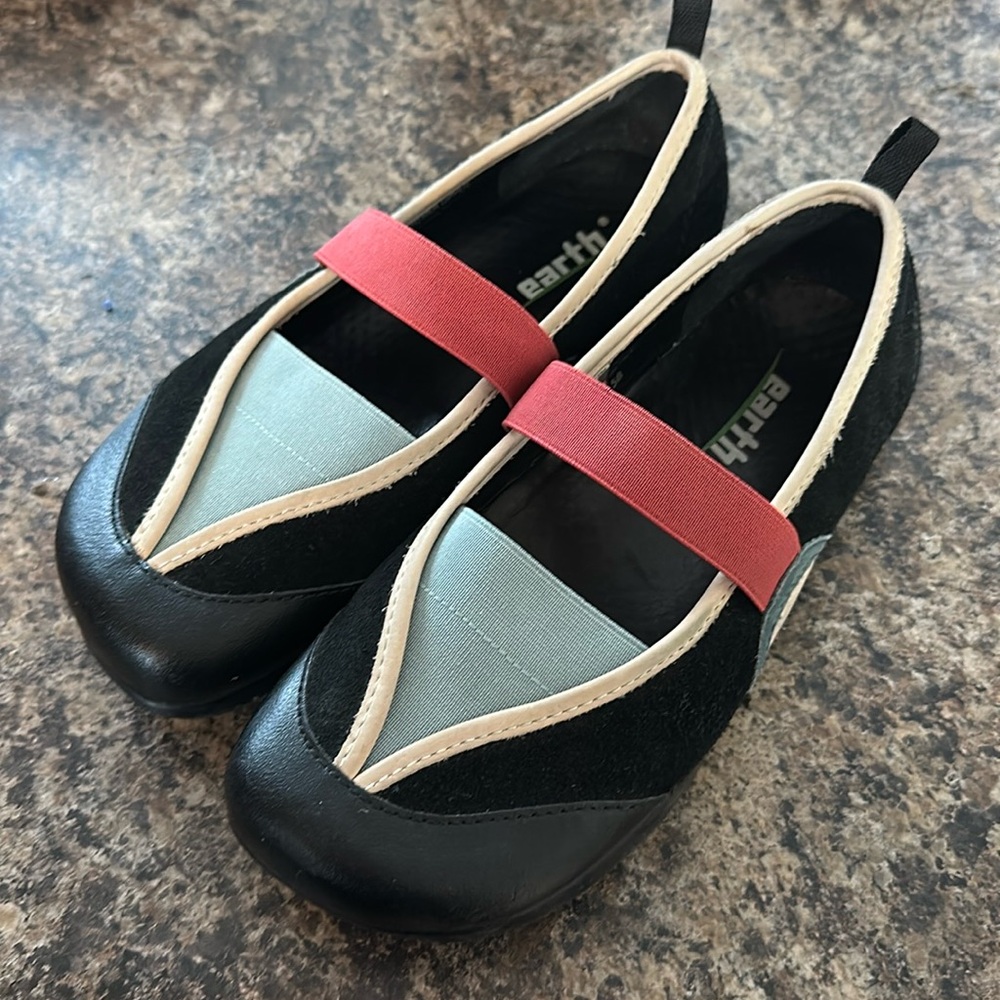 Earth Intrique Mary Jane shoe 5b
